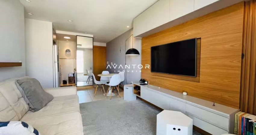 Apartamento à venda: 2 dormitórios com móveis planejados e garagem