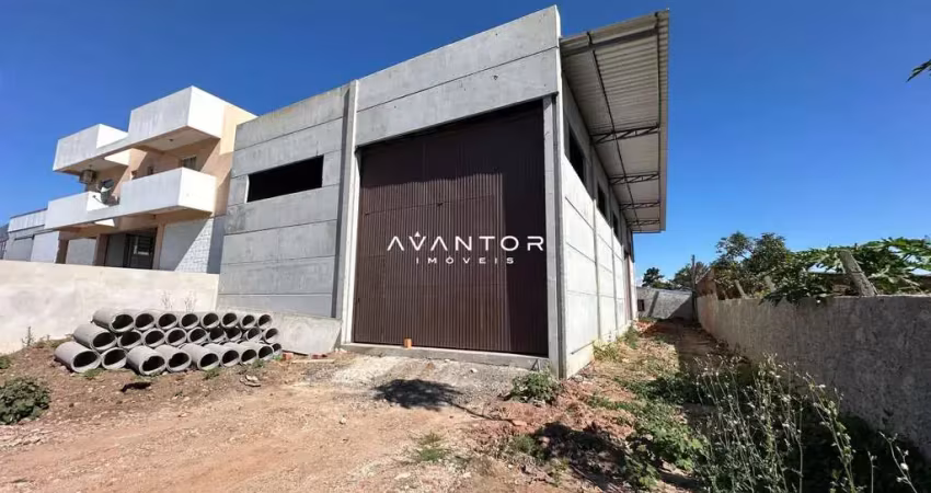 Pavilhão novo, com 244m² privativos, com vaga e possibilidade de mezanino.