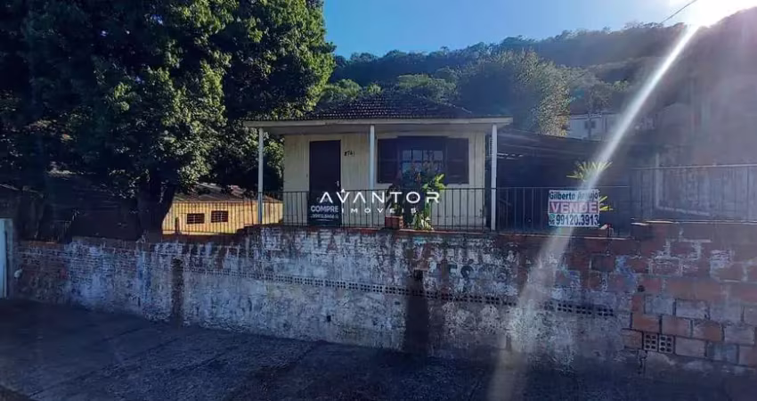 Casa com 2 quartos à venda na Rua Lupicínio Rodrigues, 274, Itararé, Santa Maria