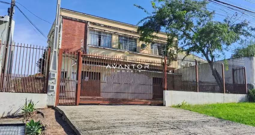 Sala comercial em camobi de 88 m² com banheiro e estacionamento.