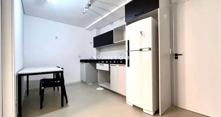 Apartamento, 1 dormitório, 1 banheiro, mobiliado, centro