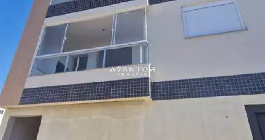 Apartamento de 2 quartos, com sacada, churrasqueira e vaga de garagem