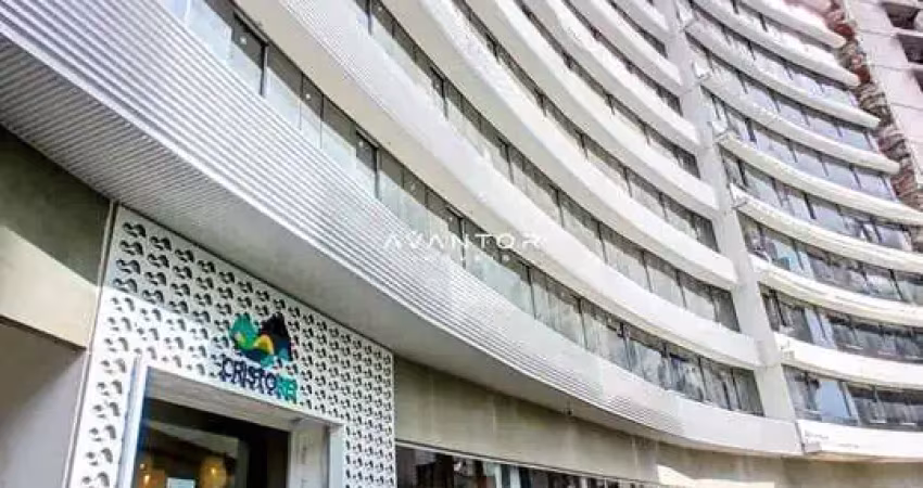 Apartamento no cristo rei de 2 dormitórios, sala de estar, banheiro social, cozi