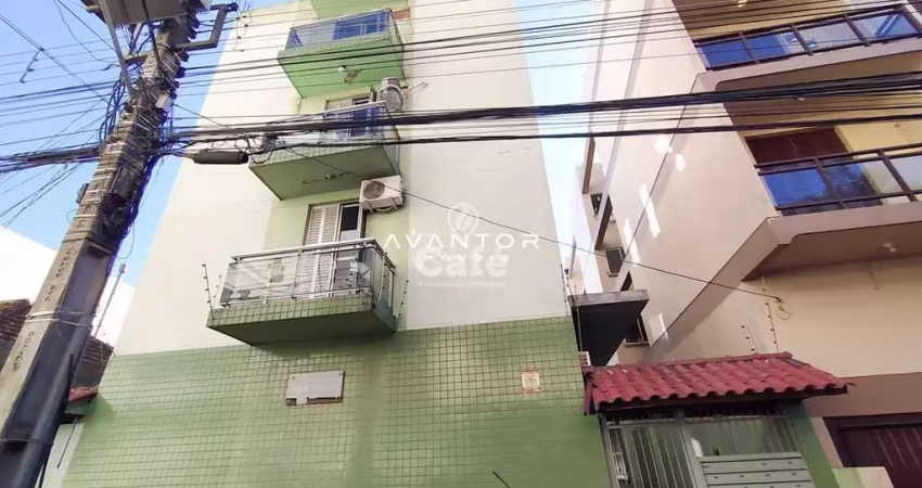 Apartamento de 3 dormitórios, ampla sala, cozinha e área de serviço.