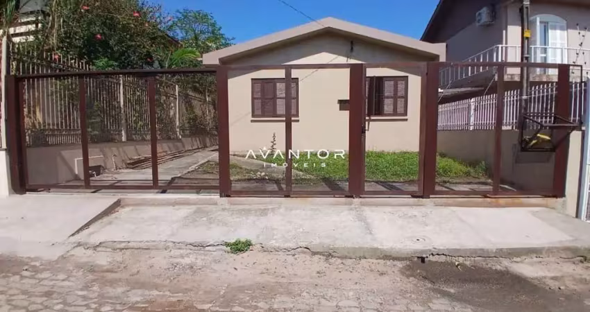 Casa ampla de 3 dormitórios, sala de estar, 2 banheiros, cozinha, área de serviç
