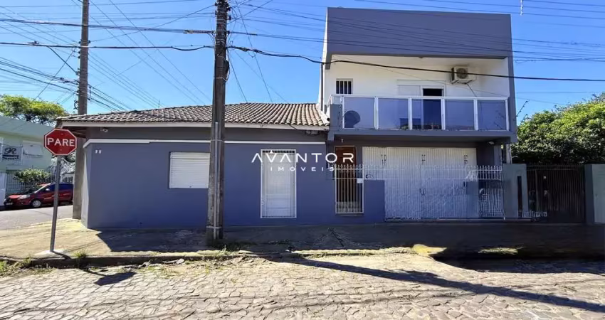 Casa de esquina com 2 moradias independentes no bairro passo d`areia.