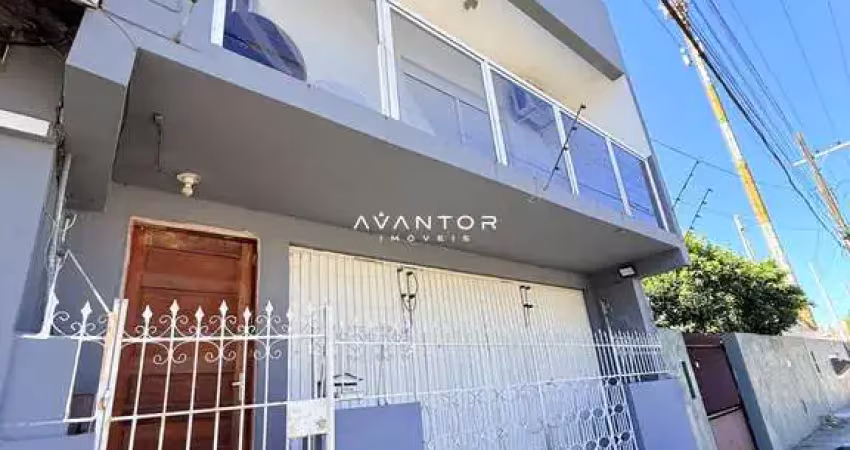 Casa com 2 dormitórios e vaga para 3 carros no bairro passo d`areia.