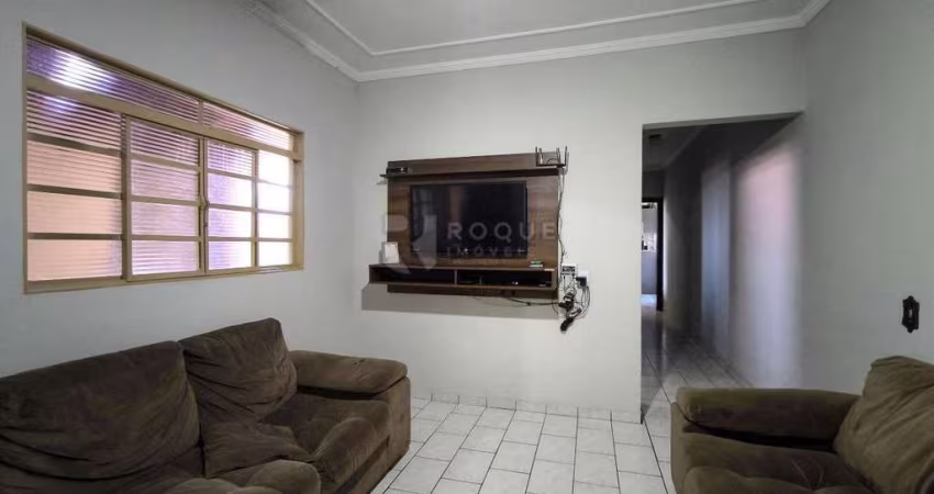Casa Residencial à venda no bairro Parque Hippolyto