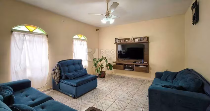 Casa Residencial à venda no bairro Jardim Nova Europa