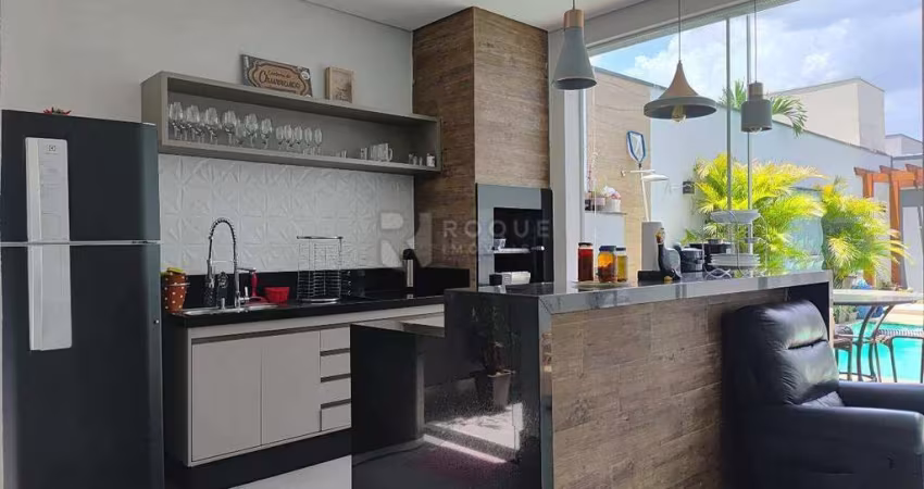 Casa em Condomínio com 4 Dormitórios e Área de Lazer Completa
