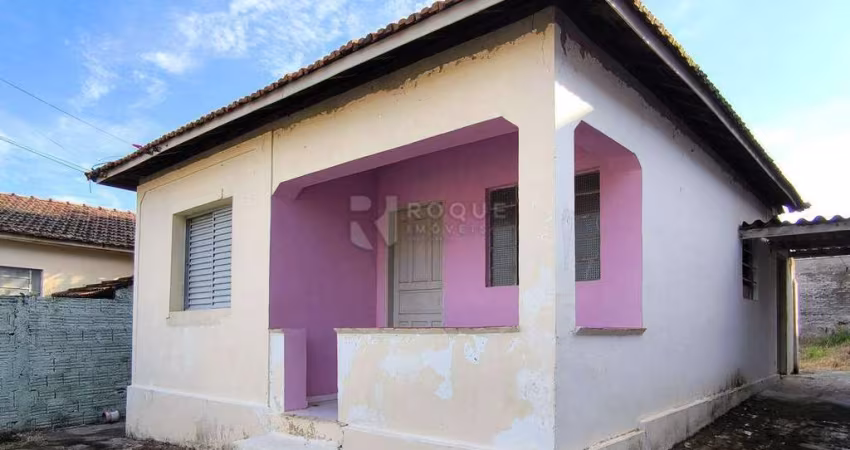 Casa antiga à venda - terreno no Jardim Nereide em Limeira/SP.
