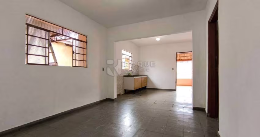 Casa Residencial à venda no bairro Vila Queiroz