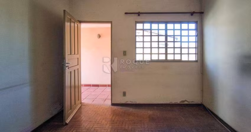 Casa Residencial à venda no bairro Vila Camargo