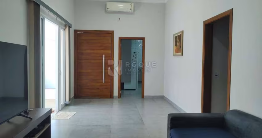 Casa térrea, com 03 quartos, a venda no condomínio Fazenda Itapema, em Limeira