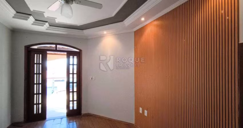 Sobrado residencial à venda, 4 quartos, 1 suíte, 2 vagas, Jd. São Lourenço