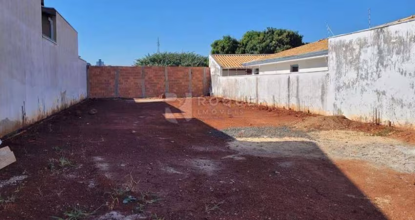Terreno à venda no bairro Vila Residencial Treviso