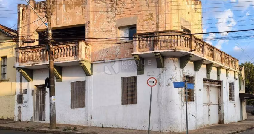 Casa Residencial à venda no bairro Centro