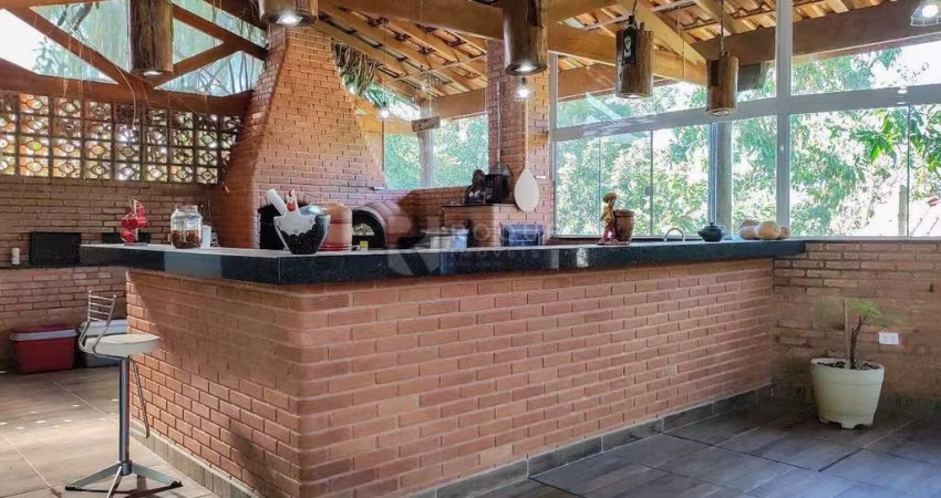 Chácara a venda com área verde e 02 quartos, no bairro dos Pires de Cima, em Limeira