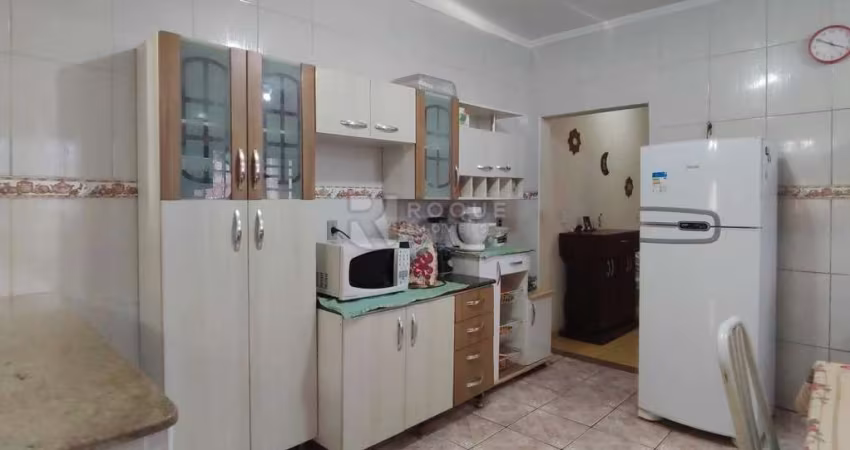 Casa Residencial à venda no bairro Vila Queiroz