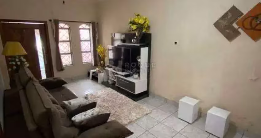 Casa residencial à venda, 3 dormitórios, 1 suíte, 2 banheiros, com edícula