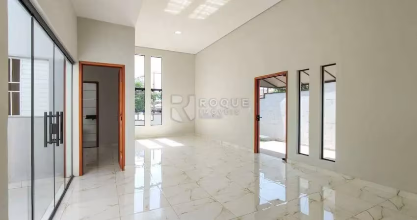 Casa recém construída, com 02 quartos, a venda no jardim Adélia Cavicchia Grotta