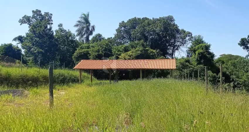 Terreno com rancho a venda no bairro dos Pires de Cima, em Limeira