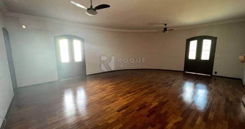 Casa Residencial à venda no bairro Centro