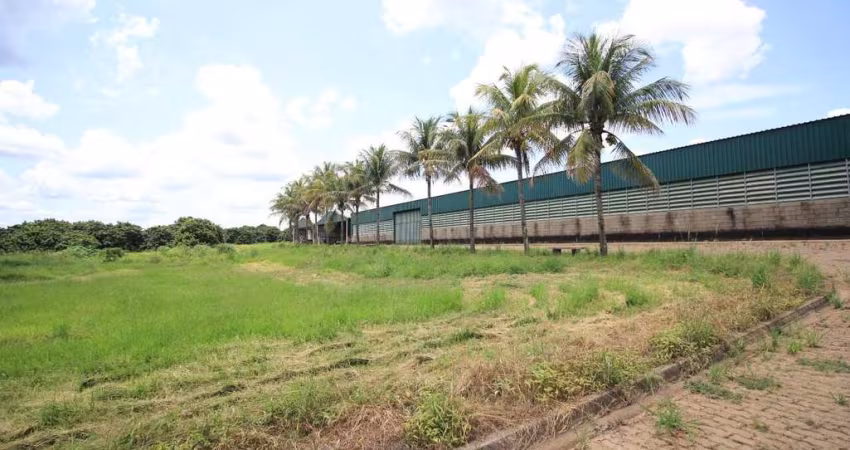 ÁREA INDUSTRIAL - COMERCIAL