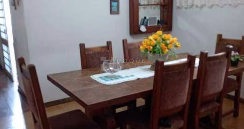 Casa Residencial à venda no bairro Jardim Mercedes