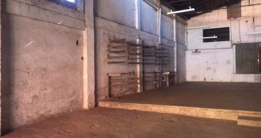 Barracão/Galpão à venda no bairro Centro