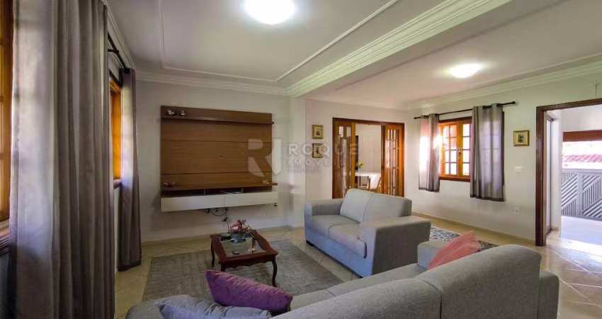 Casa à Venda no Jardim Santa Cecília – Ampla, Reformada e Pronta para Morar!