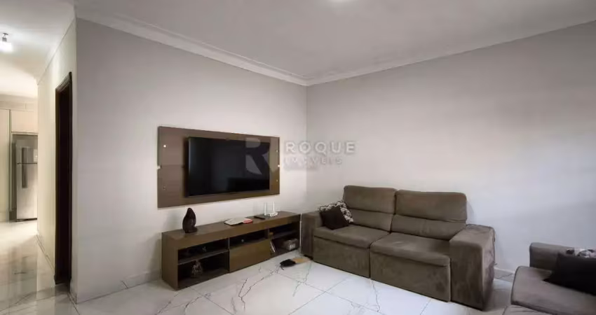Casa Residencial à Venda – 2 Suítes, Quintal Amplo e 2 Vagas de Garagem