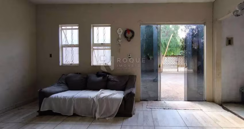 Casa ampla com 4 dormitórios (1 suíte) + edícula em terreno de 365m²