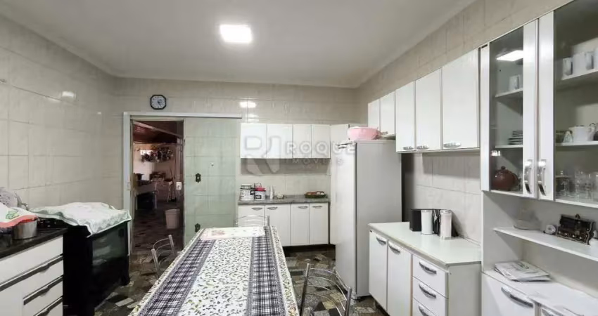Sobrado com 5 dormitórios, sendo 2 suítes no jd. vista alegre em limeira/sp.