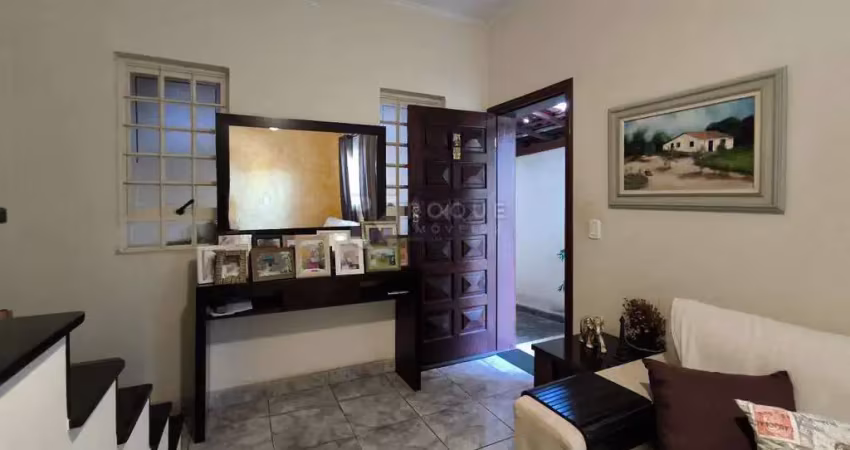 Sobrado com varanda – 2 quartos | 2 vagas | área gourmet