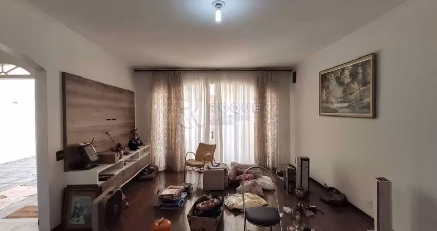 Excelente sobrado com cômodos amplos e bem distribuídos – ideal para uso residencial ou comercial