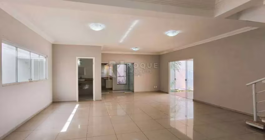 Lindo sobrado no condomínio roland iii – iluminação natural e conforto