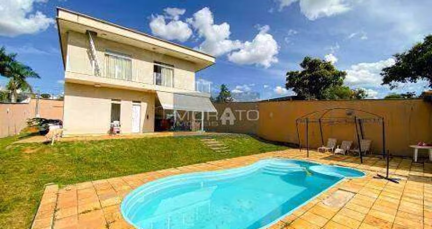 Casa - 5 Quartos sendo 2 Suítes - 6 Vagas - Trevo