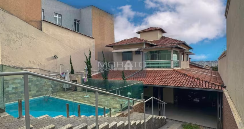 Casa à venda, 3 quartos, 2 suítes, 5 vagas, Camargos - Belo Horizonte/MG