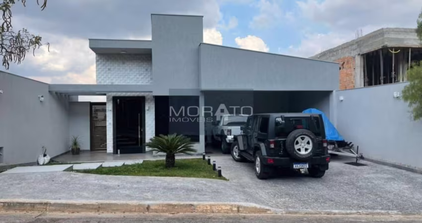 Casa à venda, 4 quartos, 2 suítes, 4 vagas, Estância Silveira - Contagem/MG