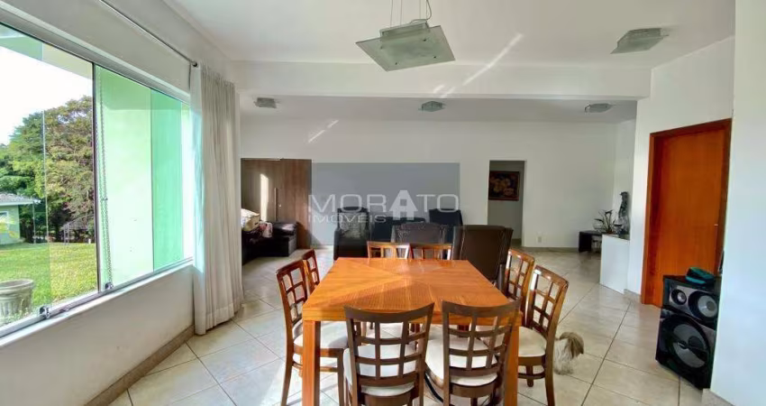 Casas com 3 quartos sendo 1 suíte com 2 vagas em condomínio Nossa Fazenda em Esmeraldas.