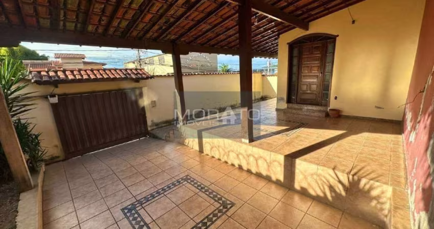 Casa Colonial a venda no Alvorada, 3 Quartos com Suíte