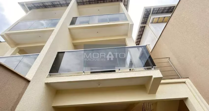 Excelente Casa geminada de 3 quartos com suíte 04 vagas no Bairro Cabral