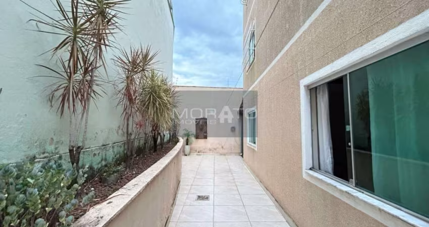 Ampla área privativa em U de 03 quartos com suíte em excelente localização no Bairro Cabral