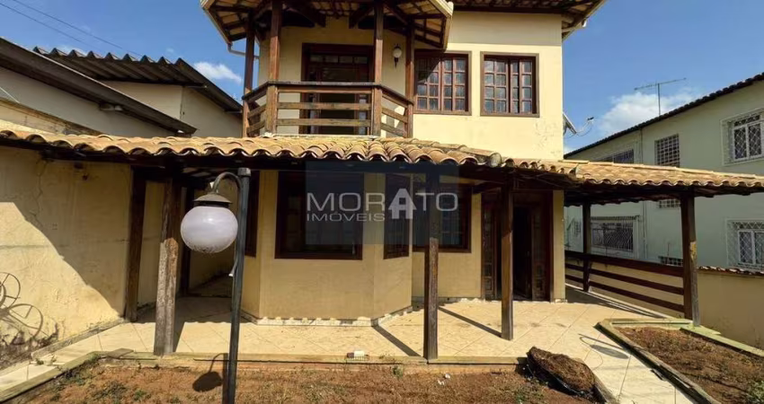 Casa 3 Quartos, 1 Suíte, 6 Vagas de aragem no Bairro Três Barras