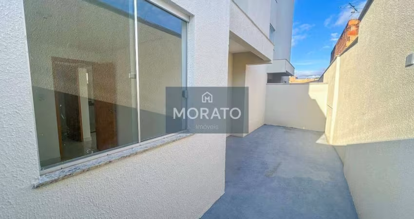 Apartamento com área privativa de 2 quartos e 1 vaga no Santa Mônica.