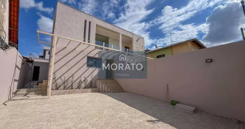 Casa 3 quartos, suíte, 3 Vagas de Garagem, no bairro Santa Rosa