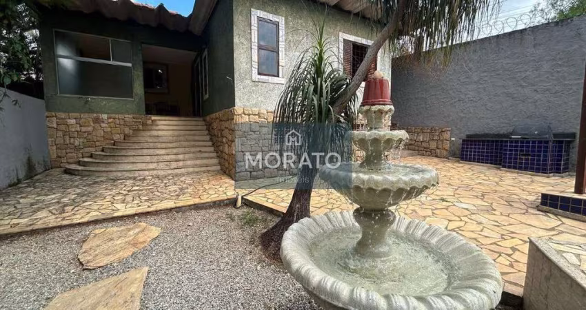 Casa 2 Quartos, 2 Suítes e 8 Vagas de Garagem, no Bairro Braúnas