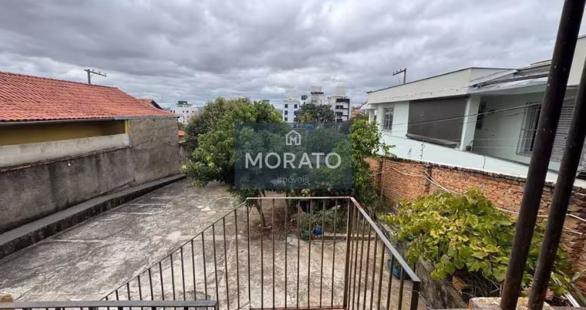 Casa à venda 3 quartos, ampla vaga de garagem no bairro santa rosa em belo horizonte