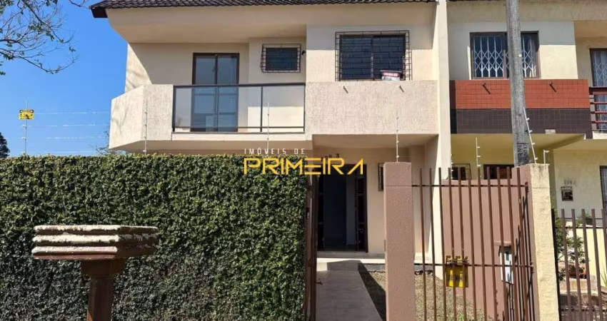 Sobrado Triplex com jardim, 3 quartos sendo 1 suít